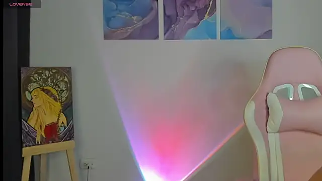 Snapshot of Pretty__zoe chatting on February 24, 12:20 am Pretty zoe online show from February 24, 12:20 am