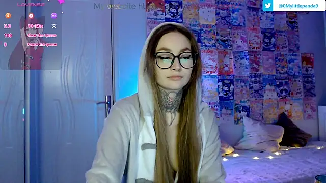 Snapshot of Milky_way_UwU chatting on December 15, 1:02 am Milky way UwU online show from December 15, 1:02 am