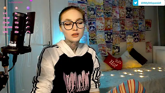 Snapshot of Milky_way_UwU chatting on January 12, 8:57 pm Milky way UwU online show from January 12, 8:57 pm