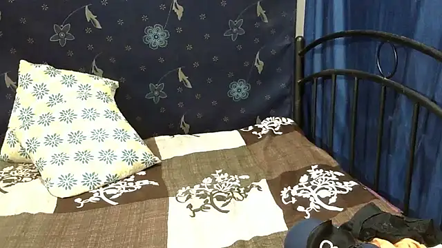 Snapshot of Pramila_Manish chatting on June 18, 5:28 pm Pramila Manish online show from June 18, 5:28 pm