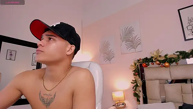 saraandstiven online show from December 27, 3:42 am