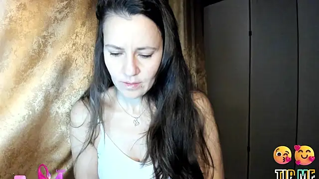 Snapshot of Found_Me chatting on November 17, 11:10 pm Found Me online show from November 17, 11:10 pm