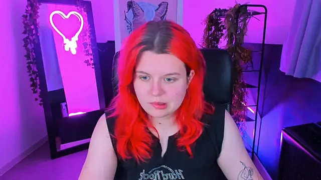 NielletaBlossom online show from February 1, 5:18 am