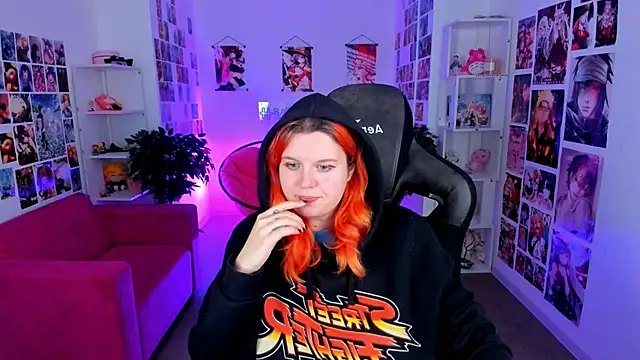 NielletaBlossom online show from March 11, 8:41 am