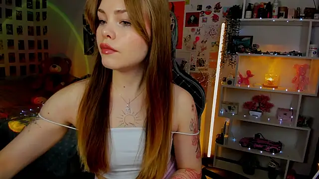 AkiraKatsu online show from December 2, 10:20 am