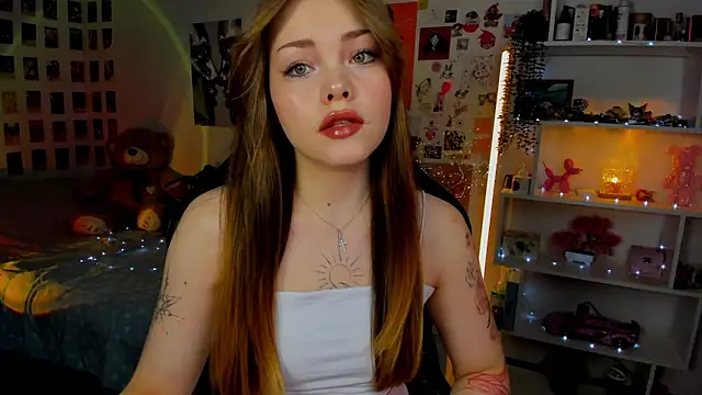 Snapshot of AkiraKatsu chatting on December 21, 11:06 am AkiraKatsu online show from December 21, 11:06 am