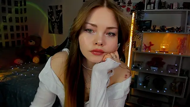 Snapshot of AkiraKatsu chatting on January 10, 11:01 am AkiraKatsu online show from January 10, 11:01 am