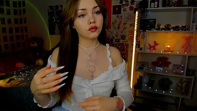 Snapshot of AkiraKatsu chatting on January 17, 11:04 am AkiraKatsu online show from January 17, 11:04 am