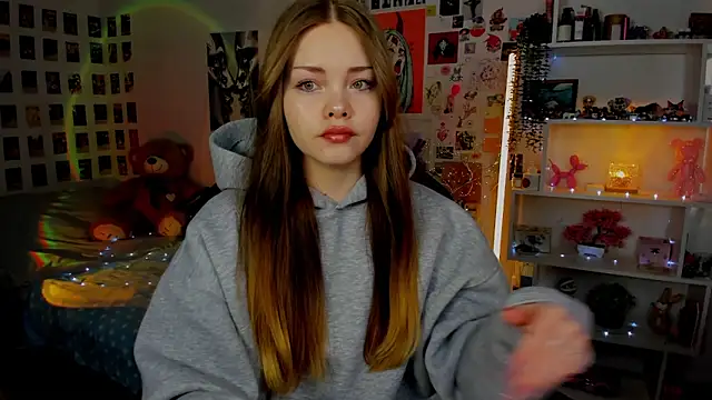 Snapshot of AkiraKatsu chatting on February 1, 11:09 am AkiraKatsu online show from February 1, 11:09 am