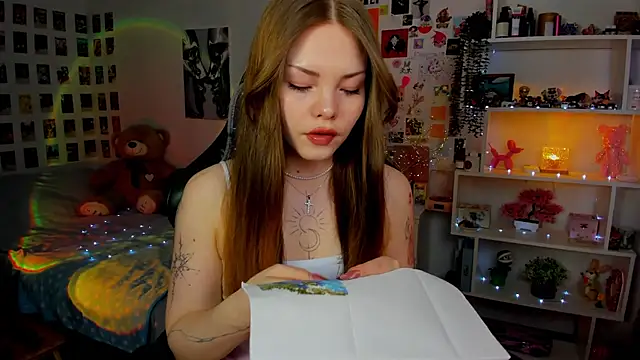 Snapshot of AkiraKatsu chatting on February 7, 11:03 am AkiraKatsu online show from February 7, 11:03 am