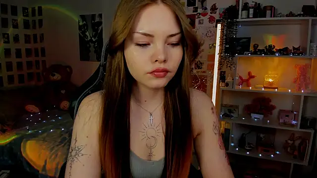 Snapshot of AkiraKatsu chatting on March 15, 12:44 pm AkiraKatsu online show from March 15, 12:44 pm