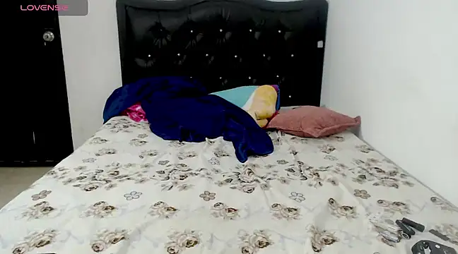 Snapshot of reichellbusty chatting on January 16, 3:56 pm reichellbusty online show from January 16, 3:56 pm