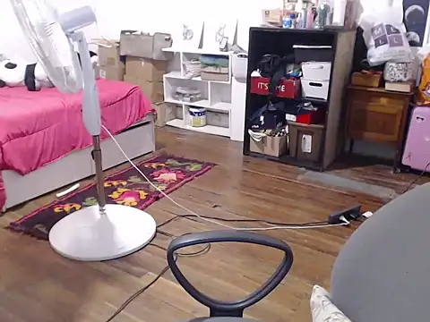 bunnylolaa4 online show from January 28, 12:05 am