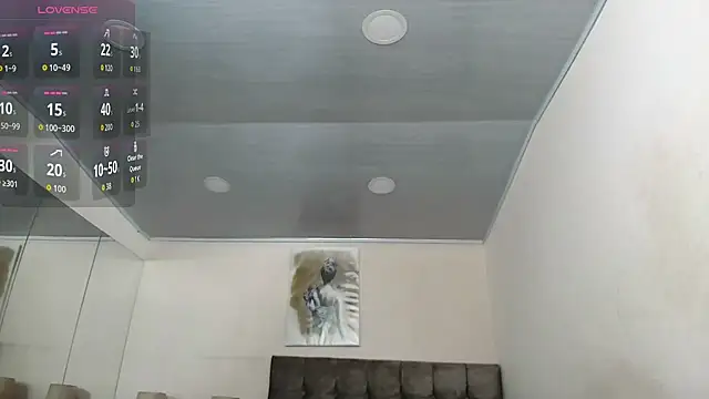 Snapshot of IssabellaJones chatting on October 24, 2:41 am IssabellaJones online show from October 24, 2:41 am