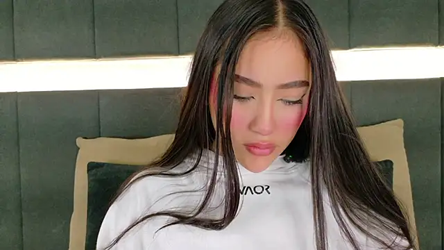 Snapshot of nicolle_pierce chatting on October 23, 1:32 pm nicolle pierce online show from October 23, 1:32 pm