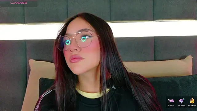 Snapshot of nicolle_pierce chatting on October 24, 2:02 pm nicolle pierce online show from October 24, 2:02 pm