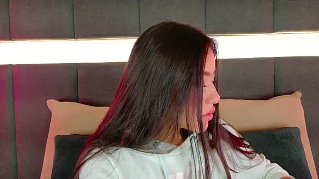 Snapshot of nicolle_pierce chatting on October 25, 1:07 pm nicolle pierce online show from October 25, 1:07 pm