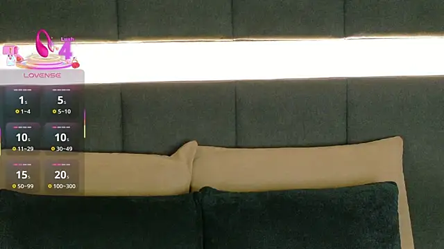 Snapshot of nicolle_pierce chatting on November 6, 2:40 pm nicolle pierce online show from November 6, 2:40 pm