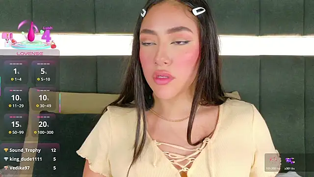 Snapshot of nicolle_pierce chatting on November 12, 1:55 pm nicolle pierce online show from November 12, 1:55 pm