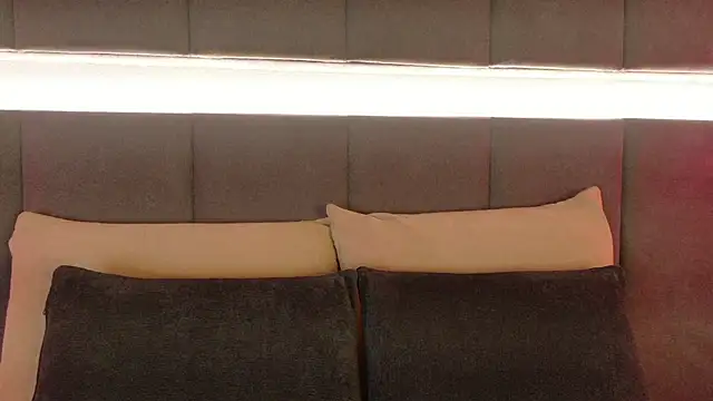 Snapshot of nicolle_pierce chatting on November 24, 1:44 pm nicolle pierce online show from November 24, 1:44 pm