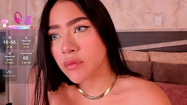 Snapshot of nicolle_pierce chatting on December 5, 1:31 pm nicolle pierce online show from December 5, 1:31 pm