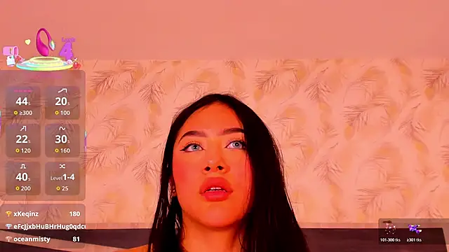 Snapshot of nicolle_pierce chatting on December 13, 7:53 pm nicolle pierce online show from December 13, 7:53 pm