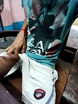 Snapshot of Afgref5335 chatting on September 9, 6:13 am Afgref5335 online show from September 9, 6:13 am