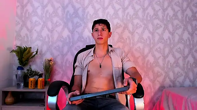 Snapshot of Dorianmistery2322_ chatting on December 12, 9:51 am Dorianmistery2322  online show from December 12, 9:51 am