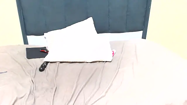 Snapshot of kittykhloe22 chatting on March 11, 9:37 pm kittykhloe22 online show from March 11, 9:37 pm