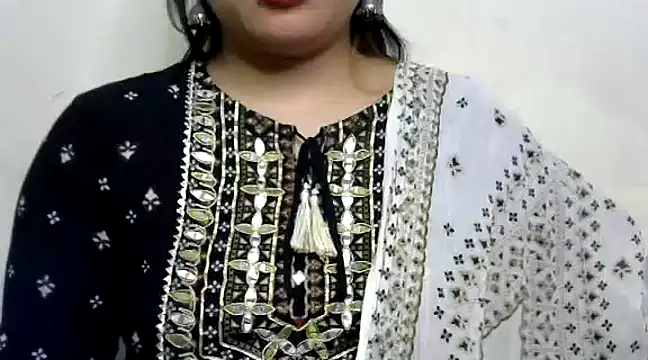 Snapshot of Come-on-over chatting on February 3, 9:29 pm Come-on-over online show from February 3, 9:29 pm