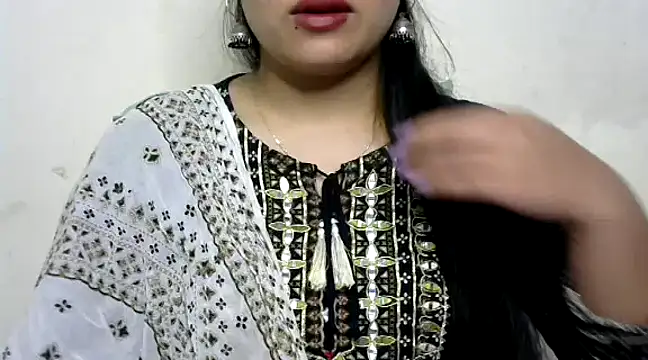 Snapshot of Come-on-over chatting on February 9, 9:58 am Come-on-over online show from February 9, 9:58 am