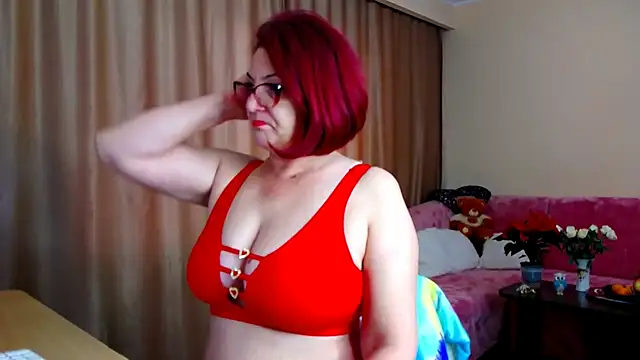 Snapshot of EdithCharm chatting on December 4, 1:53 pm EdithCharm online show from December 4, 1:53 pm