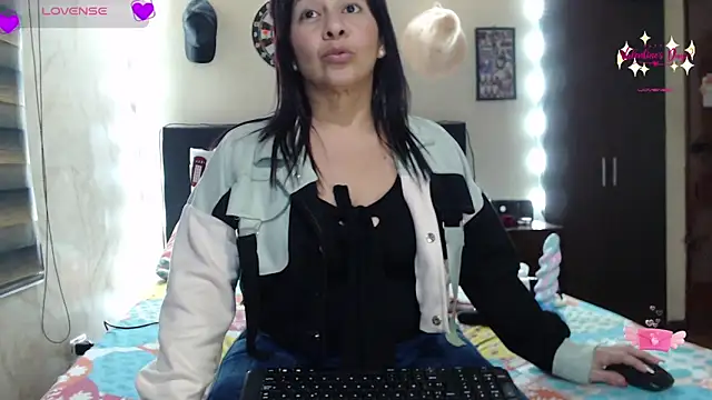 Snapshot of Rachell_111 chatting on March 2, 12:20 am Rachell 111 online show from March 2, 12:20 am