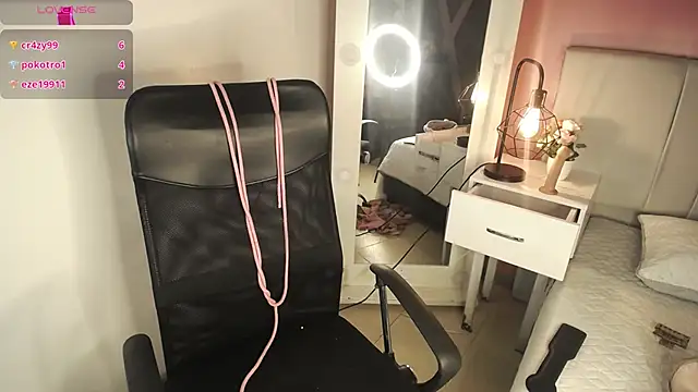 Snapshot of Dracu_dom chatting on December 28, 12:15 am Dracu dom online show from December 28, 12:15 am