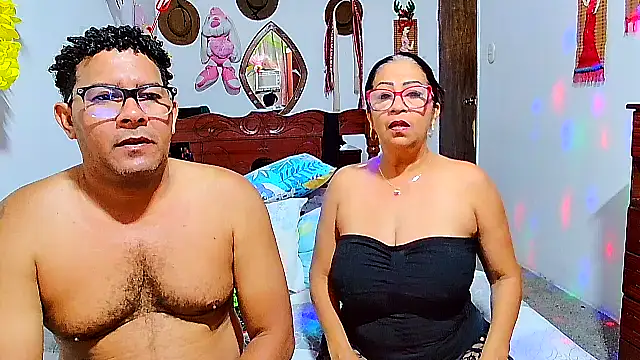 Snapshot of rosi_pamela chatting on December 21, 2:24 pm rosi pamela online show from December 21, 2:24 pm