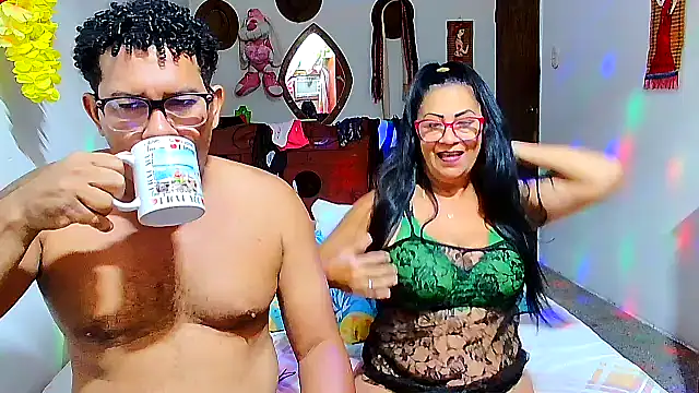 Snapshot of rosi_pamela chatting on January 31, 7:23 pm rosi pamela online show from January 31, 7:23 pm