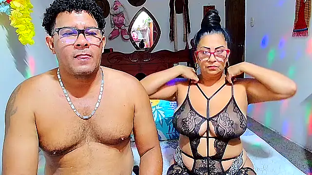 Snapshot of rosi_pamela chatting on February 6, 10:13 pm rosi pamela online show from February 6, 10:13 pm