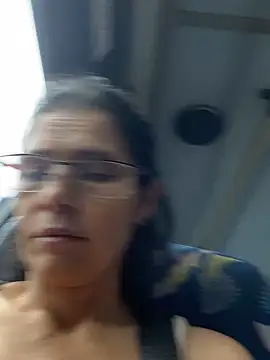 Snapshot of MireyaTorresGu chatting on June 24, 1:43 pm MireyaTorresGu online show from June 24, 1:43 pm