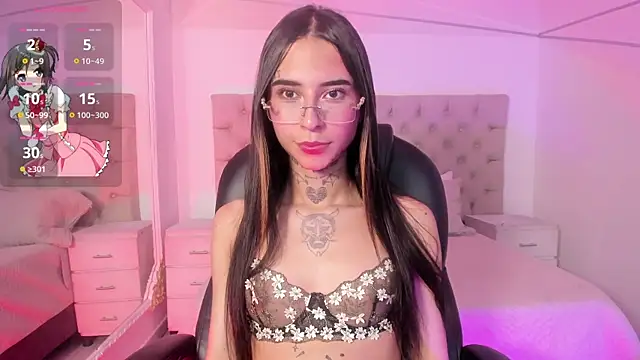 Snapshot of MariahLamour1_ chatting on December 19, 4:45 am MariahLamour1 online show from December 19, 4:45 am