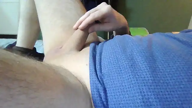 brtbrlss online show from December 3, 6:39 pm