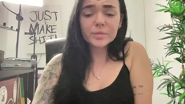 yorkshiregal online show from November 27, 7:10 am