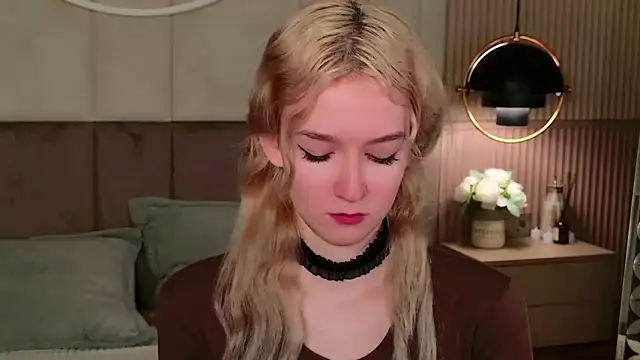 Snapshot of NaomiLoys chatting on February 25, 4:53 pm NaomiLoys online show from February 25, 4:53 pm