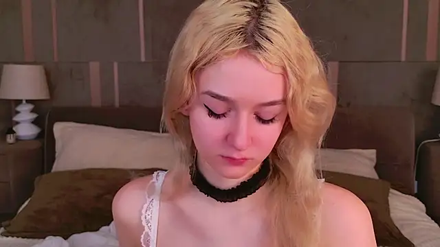 Snapshot of NaomiLoys chatting on March 7, 8:44 pm NaomiLoys online show from March 7, 8:44 pm