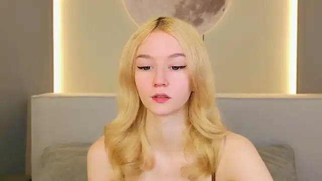 Snapshot of NaomiLoys chatting on March 20, 10:42 am NaomiLoys online show from March 20, 10:42 am