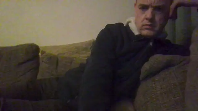 Snapshot of Hectorthyssen1 chatting on February 28, 10:39 pm Hectorthyssen1 online show from February 28, 10:39 pm