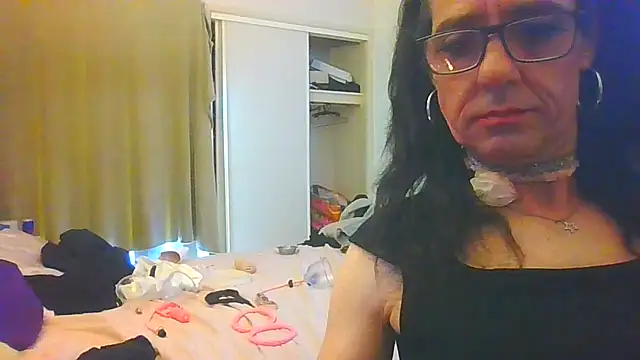 Snapshot of ingrid1982 chatting on February 7, 10:46 pm ingrid1982 online show from February 7, 10:46 pm