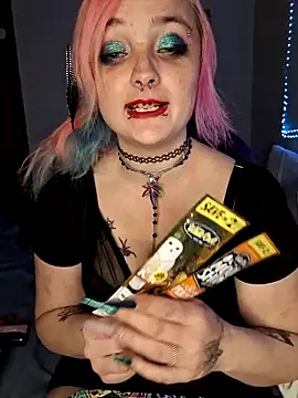 Snapshot of IzanamiNova chatting on March 12, 9:55 am IzanamiNova online show from March 12, 9:55 am