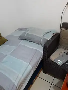 Snapshot of miketripi420 chatting on December 8, 12:07 am miketripi420 online show from December 8, 12:07 am