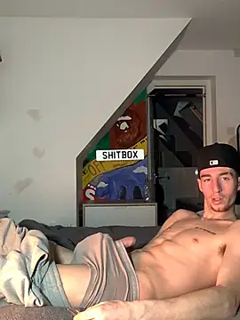 Snapshot of MikesWood21 chatting on December 24, 1:49 am MikesWood21 online show from December 24, 1:49 am