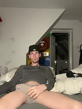 Snapshot of MikesWood21 chatting on January 14, 2:40 am MikesWood21 online show from January 14, 2:40 am